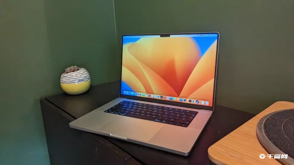 苹果 2023 款 16 英寸苹果 MacBook Pro 续航实测：18 小时 56 分钟