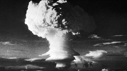 1951年5月12日，第一颗氢弹爆炸试验成功