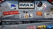 《死侍与金刚狼》发布IMAX新海报，将于7月26日上映