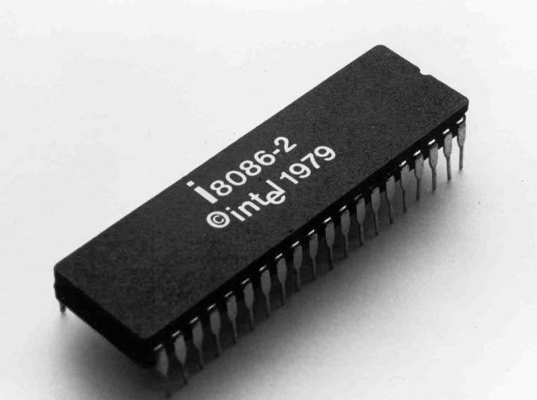 1976年6月8日，英特尔推出16位处理器intel 8086