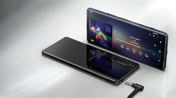 首款120Hz旗舰机Xperia 5 II于2020年9月17日发布